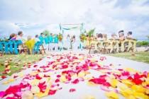 wedding photo - Why Cruise Wedding Groups Choose Surfer's Beach at Grand Cayman