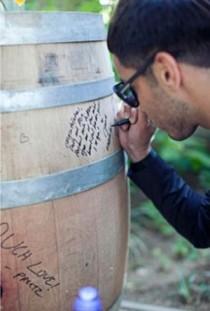 wedding photo - Country Wedding Ideas: 20 Ways To Use Wine Barrels