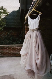 wedding photo - Casual Wedding Dresses For The Minimalist