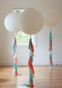 wedding photo - 15 Things You Didn't Know You Could Do With A Balloon