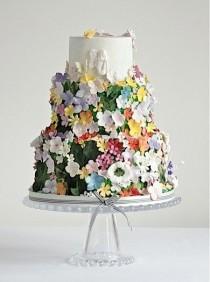wedding photo - Seriously Amazing Wedding Cakes