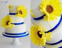 wedding photo - Sunflower Wedding Cake