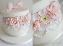wedding photo - Box Of Flowers Birthday Cake