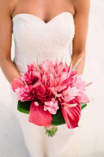 wedding photo - 12 Stunning Wedding Bouquets