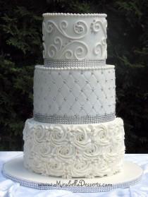 wedding photo - Round Wedding Cakes