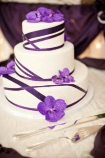 wedding photo - Lovely Purple Cake.