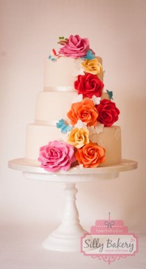 wedding photo - Round Wedding Cakes