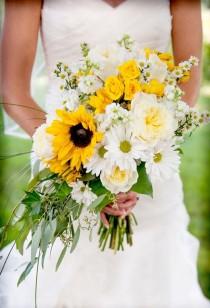 wedding photo - 21 Romantic Cascading Bridal Bouquets