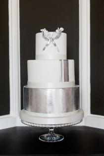 wedding photo - Wedding Cake Inspiration From Cakes By Krishanthi