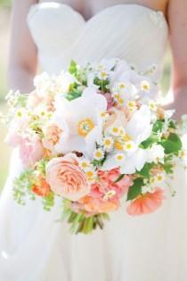 wedding photo - 8 Money Saving Secrets For Wedding Floral Arrangements