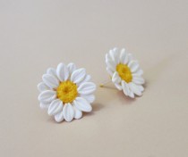 wedding photo - Daisies earrings - Flower earrings - Flower white earrings - Wedding earrings