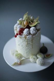 wedding photo - Winter Cake with fruits