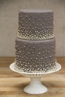 wedding photo - Grey pearled cake
