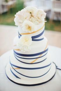 wedding photo - Classic Riverside Yacht Club Wedding With Nautical Touches