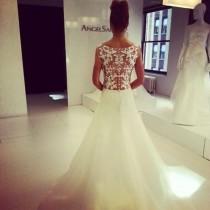 wedding photo - Back-Designed Wedding Gown
