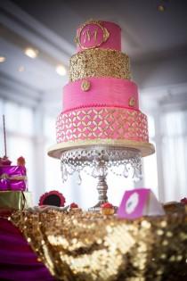 wedding photo -  Pink  & gold wedding cake