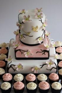 wedding photo - Dogwood Blossom Wedding Cake With Cupcakes