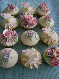 wedding photo - Cupcakes!