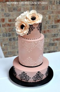 wedding photo - Classic And Elegant Tiered Wedding Cakes