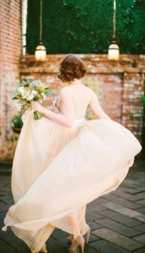 wedding photo - Emerald And Ivory Wedding Inspiration