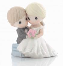 wedding photo - Lovely Wedding Gifts For Bride And Groom