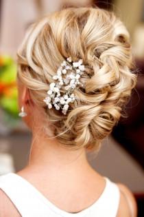wedding photo - Lovely Wedding Hairstyles With Pretty Hairpieces