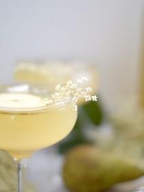 wedding photo - Elderflower Syrup, Vanilla Pear Champagne Cocktail