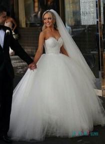 wedding photo - H1591 Feminine soft tulle ball gown wedding dresses with sweetheart neck