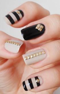 wedding photo - 25 Gold Nail Designs Symbolizing Your Success And Wisdom