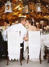 wedding photo - Bodas Cucas: Decoración en bodas: las sillas de los novios