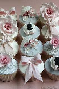 Cupcake wedding photo - Cupcake