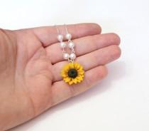 wedding photo - Sunflower Necklace - Sunflower Jewelry - Gifts - Yellow Sunflower Bridesmaid, Flower and Pearls Necklace, Bridal Flowers,Bridesmaid Necklace