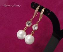 wedding photo -  gold pearl drop bridal earrings, pearl wedding earrings, bridal jewelry