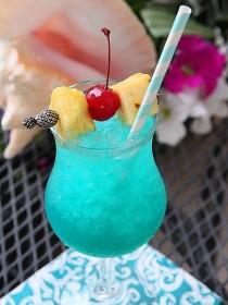 wedding photo - 11 Tiki Drinks That Will Immediately Transport You To A Tropical Island (In Your Mind)
