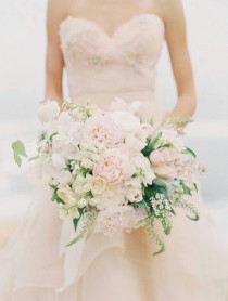 wedding photo - 10 Romantic Bouquets That Stole Our Hearts