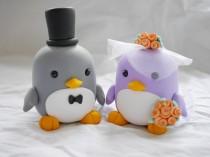 wedding photo - Penguin couple wedding cake toppers