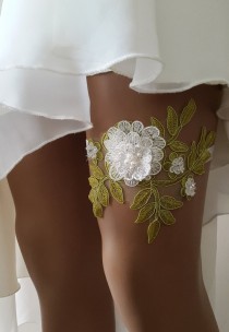 wedding photo -  garter, toss garters, emerald green lace, wedding garters, bridal accessores, garter suspander, free shipping!