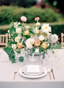 wedding photo - Peach-hued Ranunculus inspiration shoot 