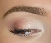 wedding photo - Pastel Beauty Look For Holidays