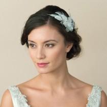 wedding photo - Lily Wedding Side Headband (ic)