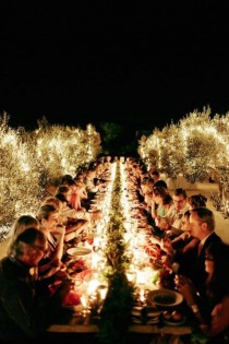 wedding photo - Table Garlands - Belle The Magazine