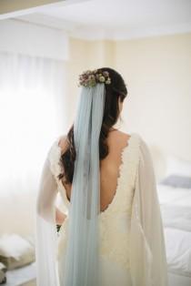 wedding photo - Unique Bridal Looks: Colored Wedding Veils
