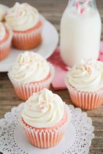 wedding photo - Pink Velvet Cupcakes