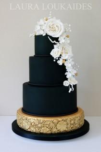 wedding photo - Classic Wedding Cake