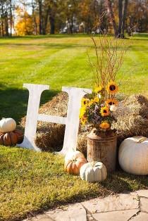 wedding photo - 18 Incredible Ideas For Fall Wedding Decorations