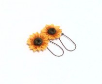 wedding photo -  Yellow sunflower dangle earrings - floral long drop earrings, Yellow Sunflower, Wedding Earrings, Sunflower Bridesmaid Earrings