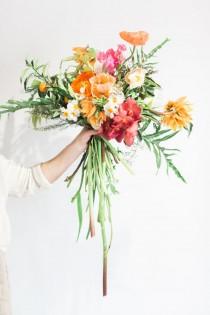 wedding photo - Be Brave With Your Wedding Bouquet