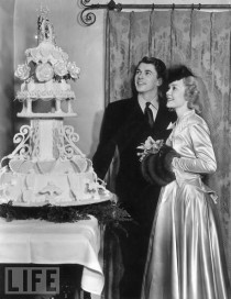 wedding photo - Celebrity Wedding Cakes In Black And White