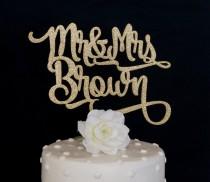 wedding photo - Custom Name Mr and Mrs Wedding Cake Topper