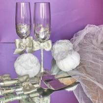 wedding photo - Winter wedding glasses, Silver wedding flutes, Wedding champagne flutes, Personalized wedding glasses, Engagement glasses with silver bow